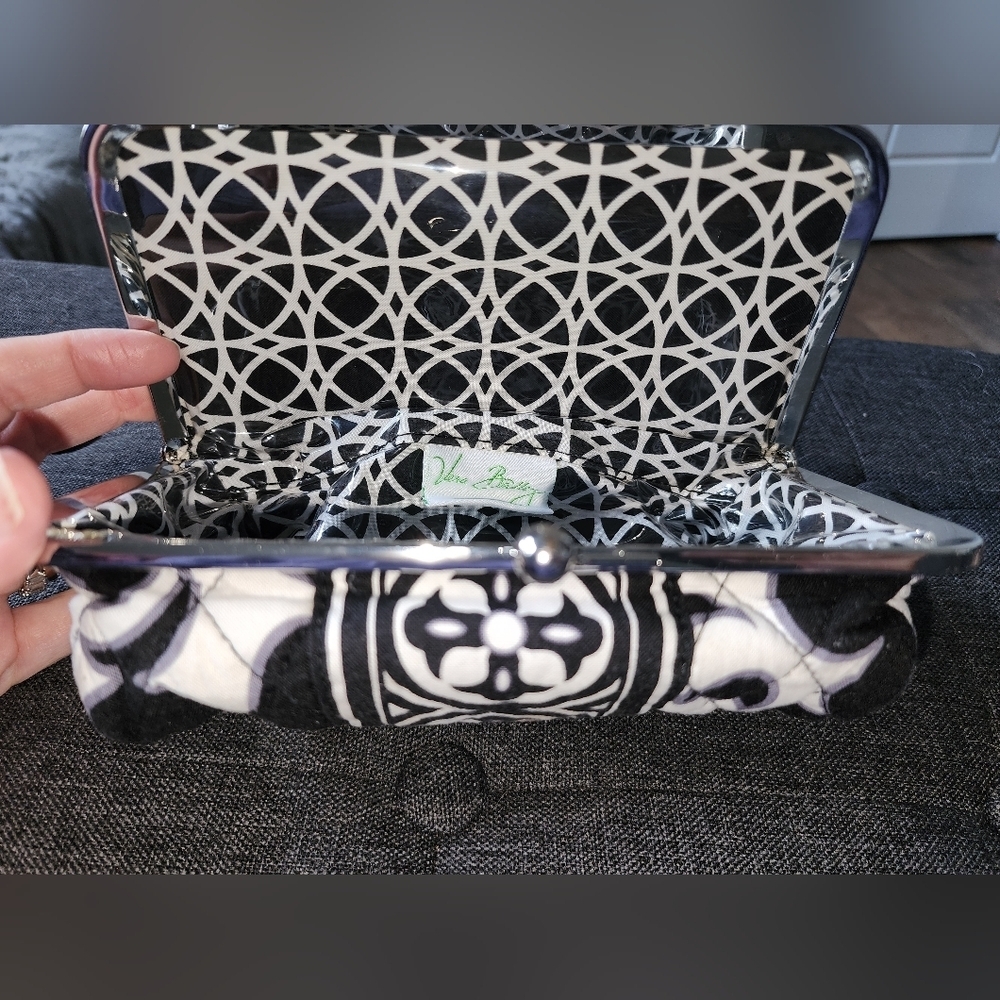 Preowned Vera Bradley‎ black and white makeup bag